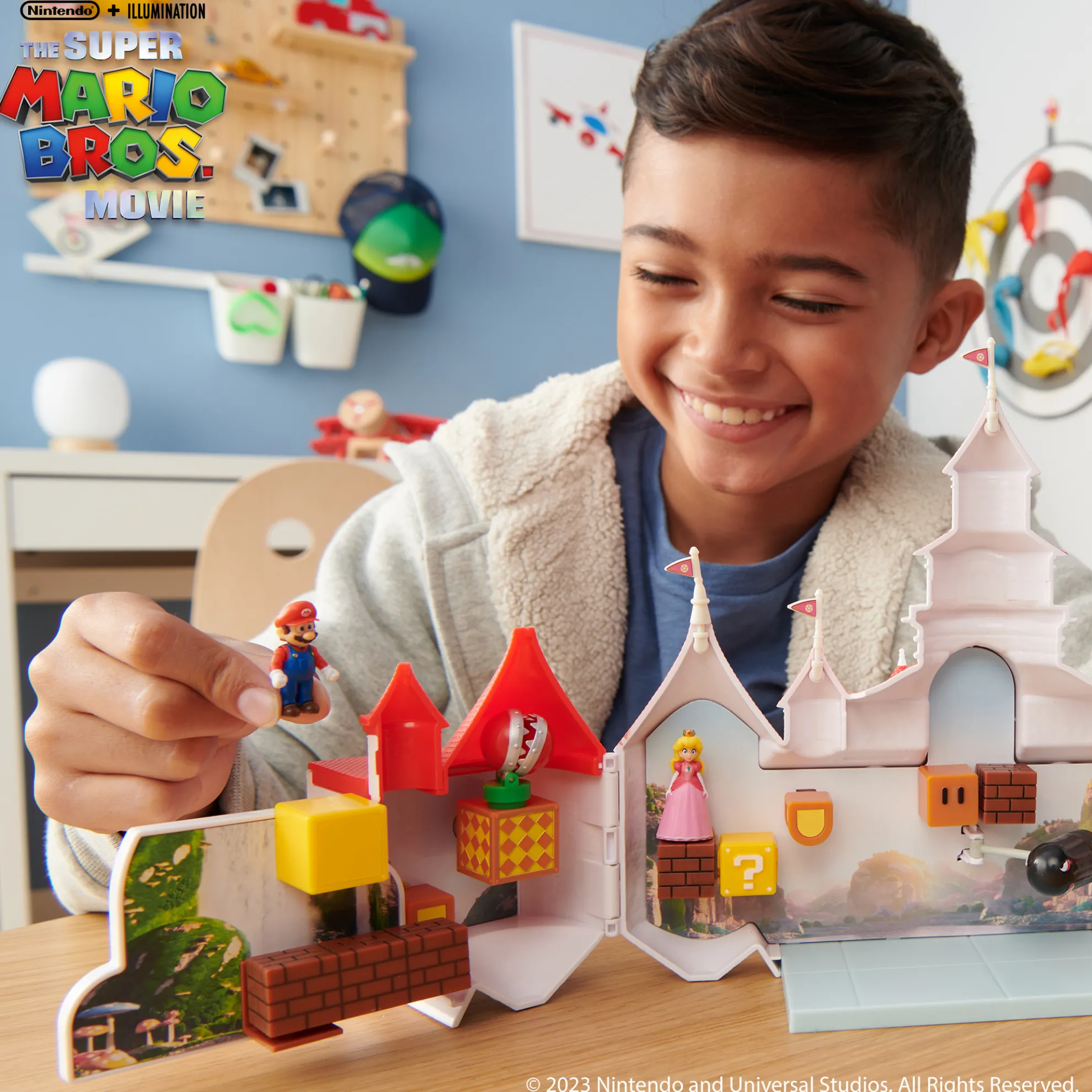 Mushroom Kingdom Castle Playset With Mini 1.25-Inch Mario And Princess Peach Figures